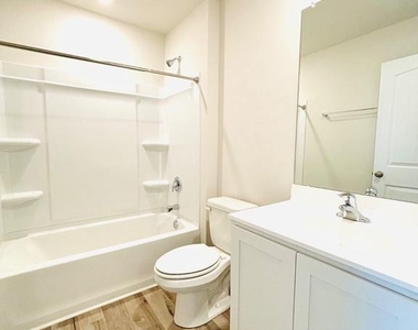 131 Riverwalk Terrace - Photo Thumbnail 7