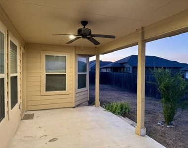 712 Manzano Ln - Photo Thumbnail 17