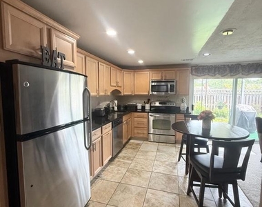 5319 Doris Drive - Photo Thumbnail 6