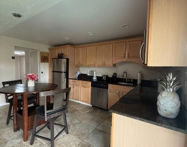 5319 Doris Drive - Photo Thumbnail 8