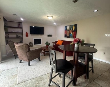 5319 Doris Drive - Photo Thumbnail 9