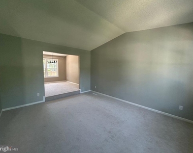 11 Pheasant Run Court - Photo Thumbnail 5