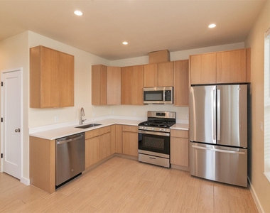1012 W Milton St - Photo Thumbnail 3