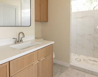 1012 W Milton St - Photo Thumbnail 1