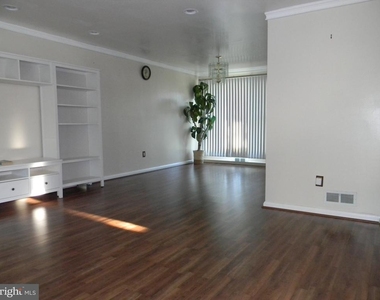 3536 Lynne Haven Drive - Photo Thumbnail 2