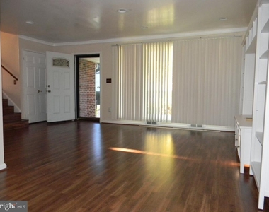 3536 Lynne Haven Drive - Photo Thumbnail 4