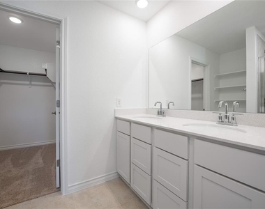 103 W Thurman Holt Rd - Photo Thumbnail 8