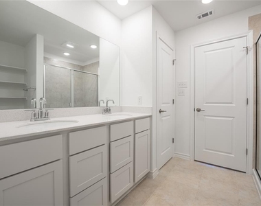 103 W Thurman Holt Rd - Photo Thumbnail 6