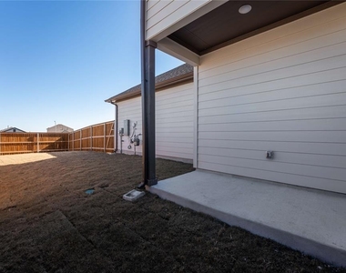 103 W Thurman Holt Rd - Photo Thumbnail 16