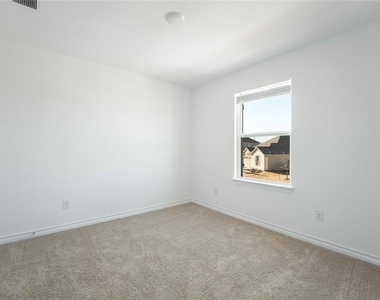 103 W Thurman Holt Rd - Photo Thumbnail 12