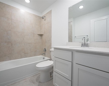 103 W Thurman Holt Rd - Photo Thumbnail 14