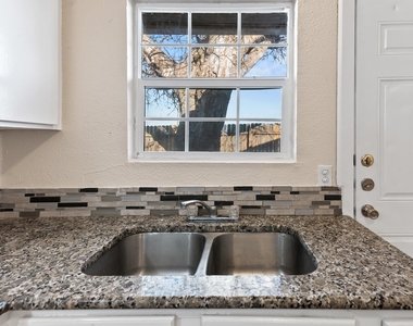 410 Old Thorndale Rd - Photo Thumbnail 18