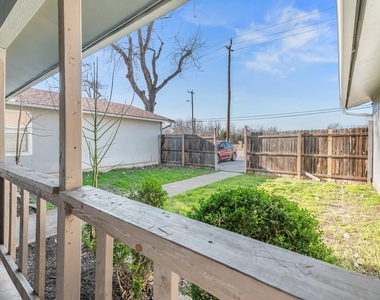 410 Old Thorndale Rd - Photo Thumbnail 6