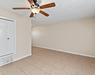 410 Old Thorndale Rd - Photo Thumbnail 12
