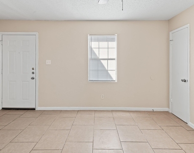 410 Old Thorndale Rd - Photo Thumbnail 14