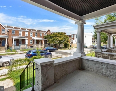 3015 Spaulding Avenue - Photo Thumbnail 4