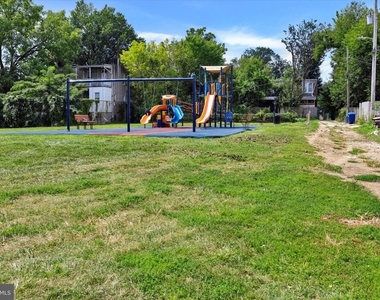 3015 Spaulding Avenue - Photo Thumbnail 30