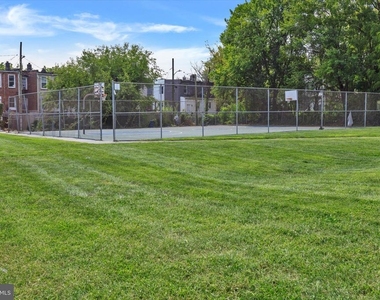 3015 Spaulding Avenue - Photo Thumbnail 31