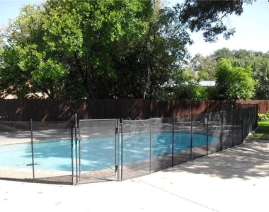 4804 Greystone Dr - Photo Thumbnail 9
