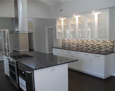 4804 Greystone Dr - Photo Thumbnail 11