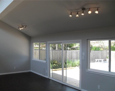 4804 Greystone Dr - Photo Thumbnail 4