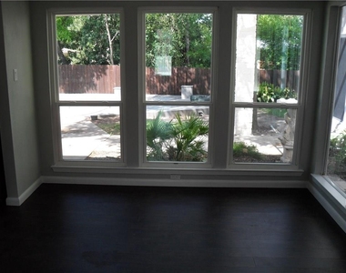 4804 Greystone Dr - Photo Thumbnail 17