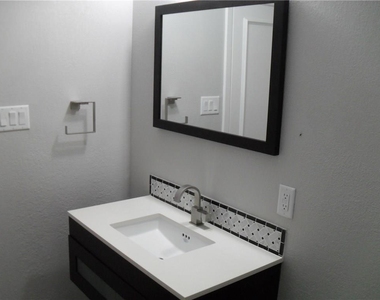 4804 Greystone Dr - Photo Thumbnail 18