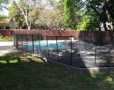 4804 Greystone Dr - Photo Thumbnail 10