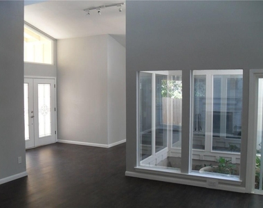 4804 Greystone Dr - Photo Thumbnail 20