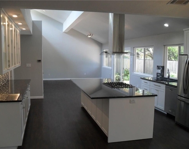 4804 Greystone Dr - Photo Thumbnail 13