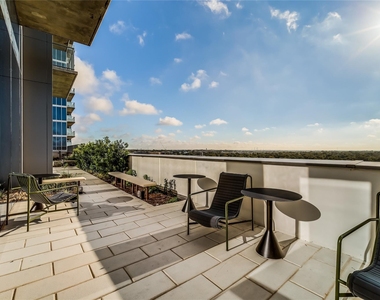 44 East Ave - Photo Thumbnail 14