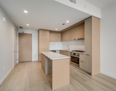 44 East Ave - Photo Thumbnail 6