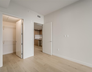 44 East Ave - Photo Thumbnail 10