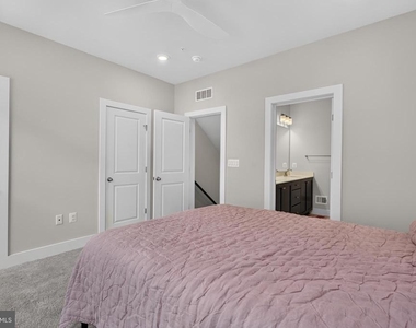 112 Glass Lane - Photo Thumbnail 42