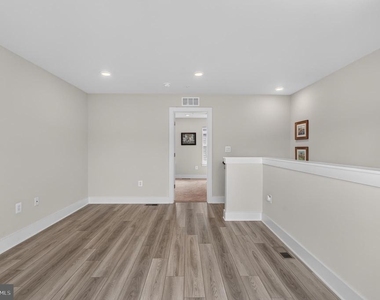 112 Glass Lane - Photo Thumbnail 49