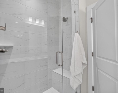 112 Glass Lane - Photo Thumbnail 75