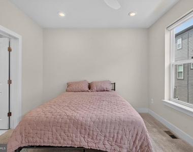 112 Glass Lane - Photo Thumbnail 41