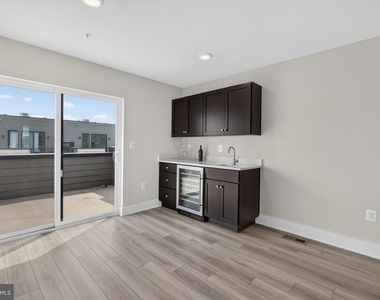 112 Glass Lane - Photo Thumbnail 13