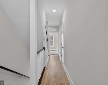 112 Glass Lane - Photo Thumbnail 44