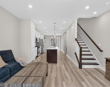 112 Glass Lane - Photo Thumbnail 70