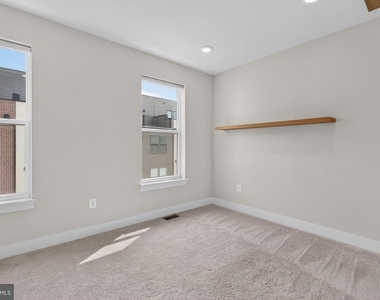 112 Glass Lane - Photo Thumbnail 46