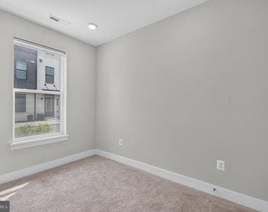 112 Glass Lane - Photo Thumbnail 59