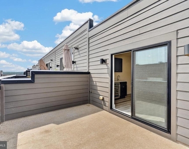 112 Glass Lane - Photo Thumbnail 19
