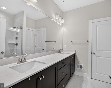 112 Glass Lane - Photo Thumbnail 43