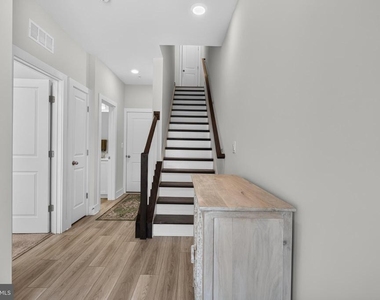 112 Glass Lane - Photo Thumbnail 58