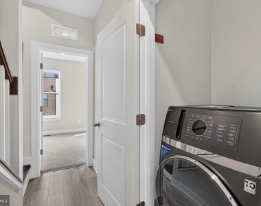 112 Glass Lane - Photo Thumbnail 45
