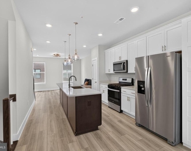 112 Glass Lane - Photo Thumbnail 66