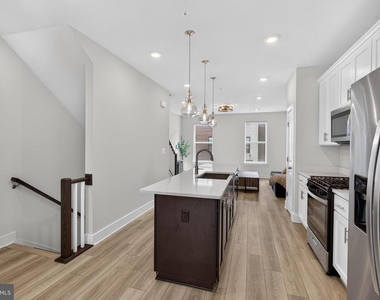 112 Glass Lane - Photo Thumbnail 35