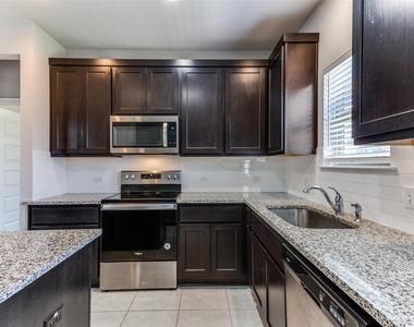 341 Trellis Blvd - Photo Thumbnail 10