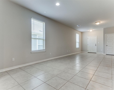 341 Trellis Blvd - Photo Thumbnail 5